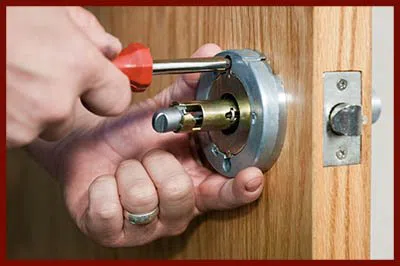 Locksmith Lock Store Bethany, CT 203-263-9181 - 10-residential-lockouts